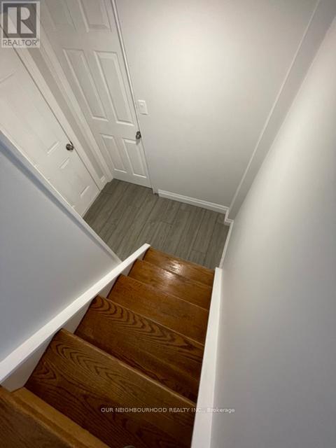 B - 437 Fernhill Boulevard, Oshawa, Ontario  L1J 5J6 - Photo 2 - E13599794
