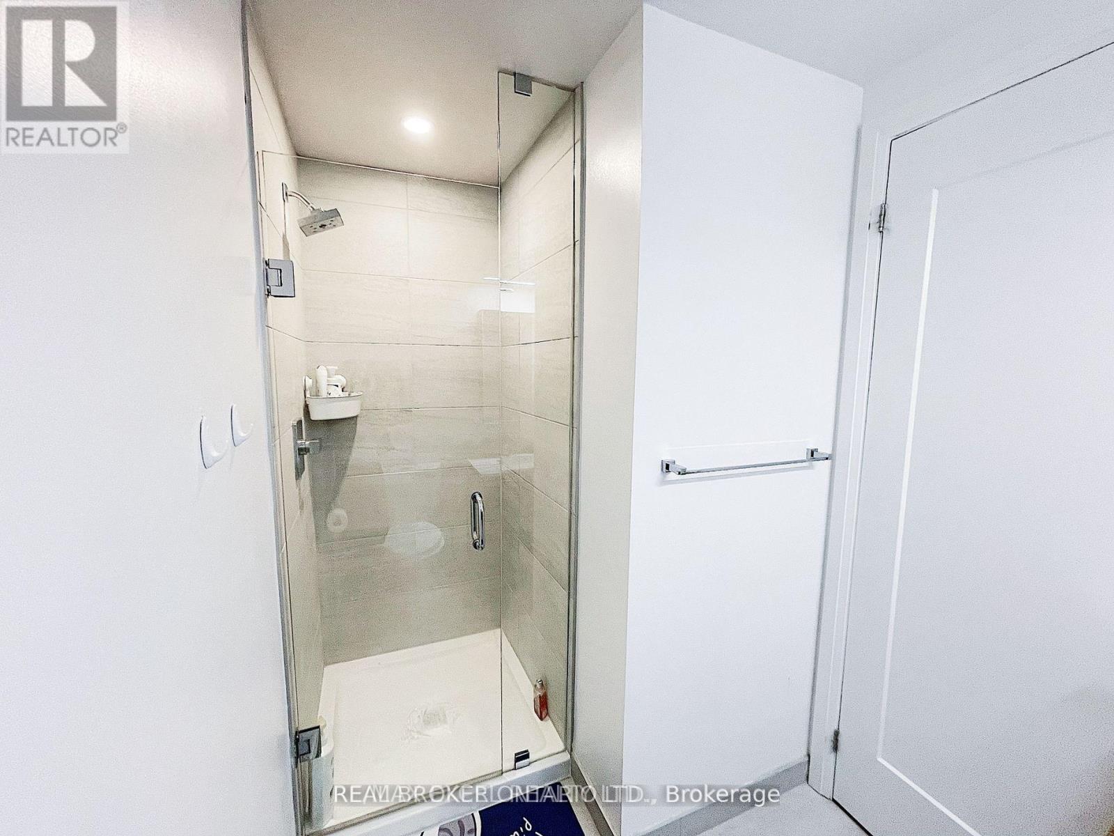 2209 - 18 Water Walk Drive, Markham, Ontario  L3R 6L5 - Photo 15 - N13599754
