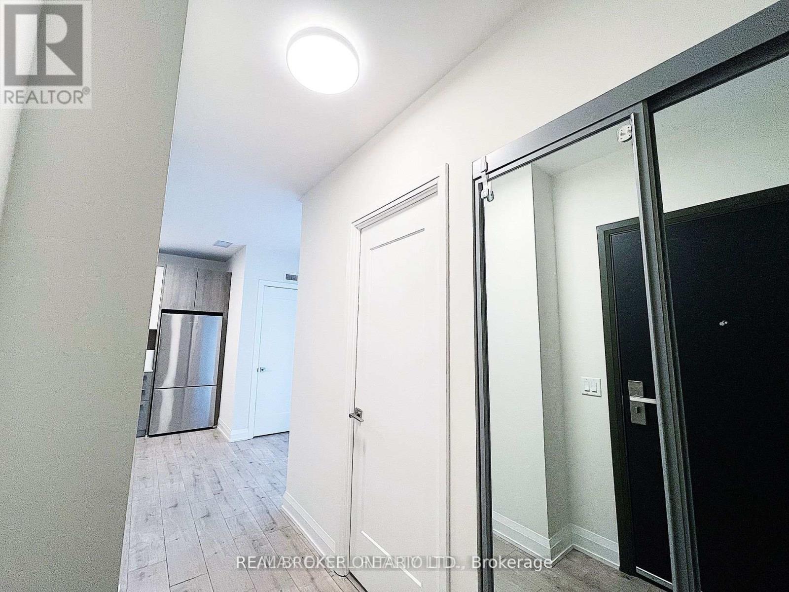 2209 - 18 Water Walk Drive, Markham, Ontario  L3R 6L5 - Photo 3 - N13599754