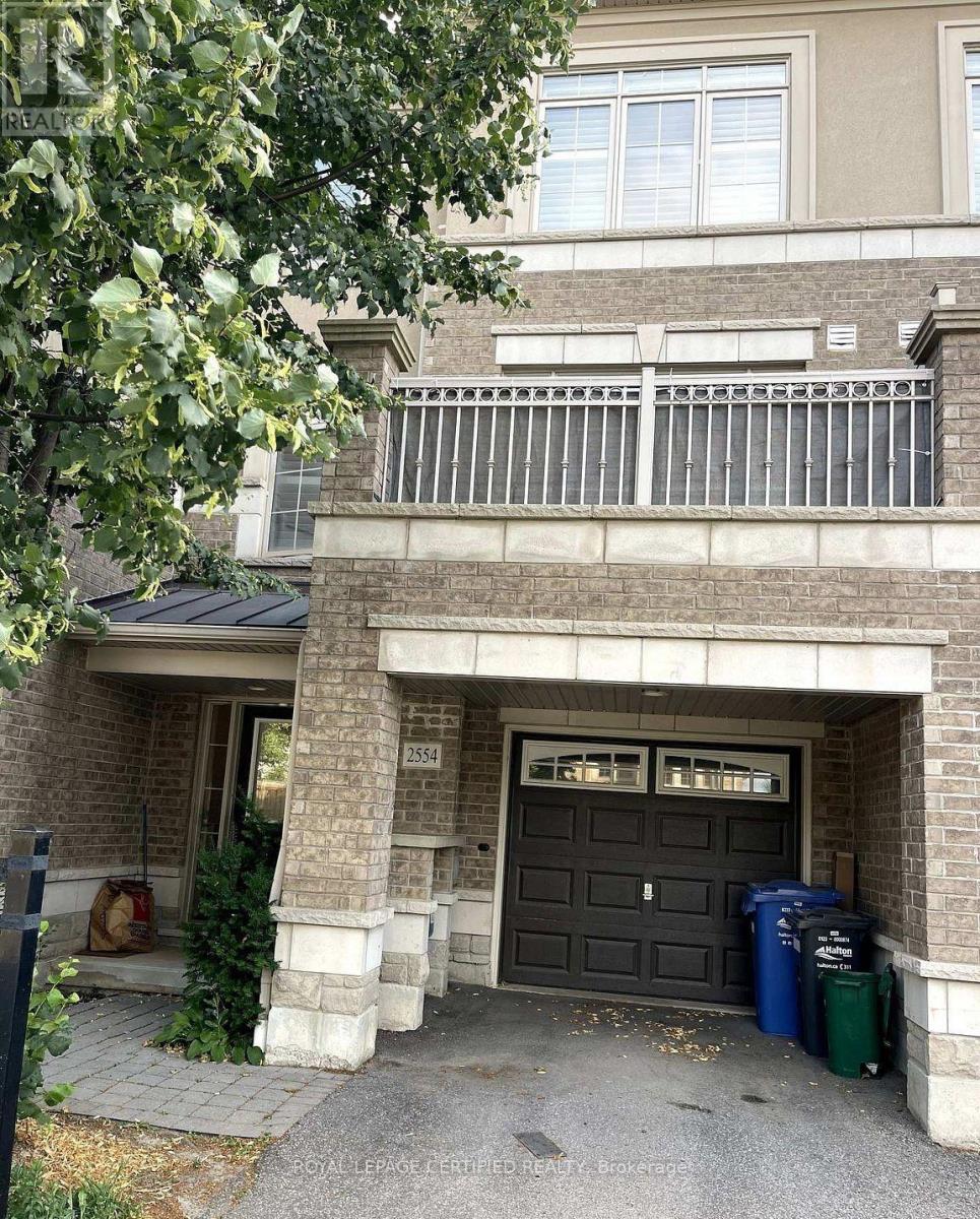 2554 Grand Oak Trail, Oakville, Ontario  L6M 0S4 - Photo 2 - W13591054
