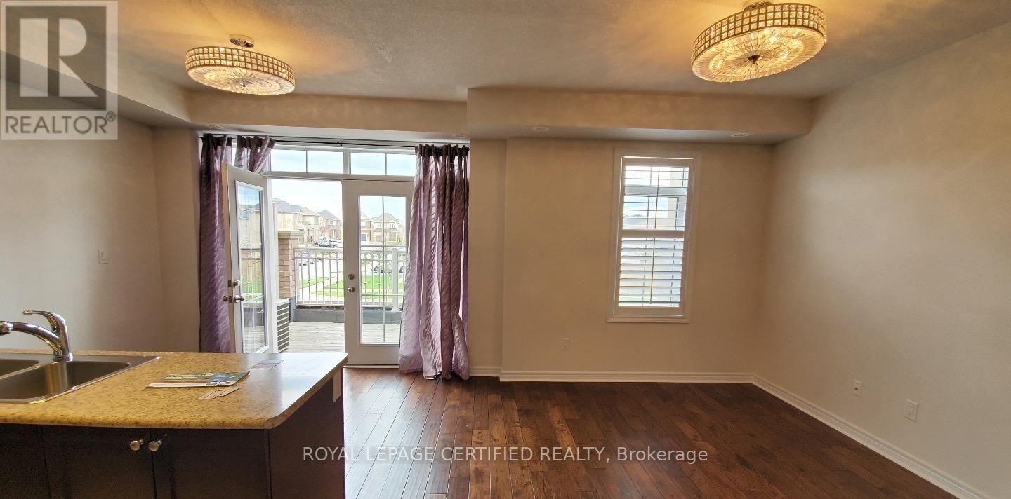 2554 Grand Oak Trail, Oakville, Ontario  L6M 0S4 - Photo 6 - W13591054