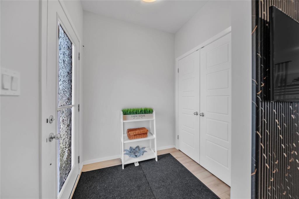 536 North Point Boulevard, Winnipeg, Manitoba  R2V 5H7 - Photo 3 - 202618457