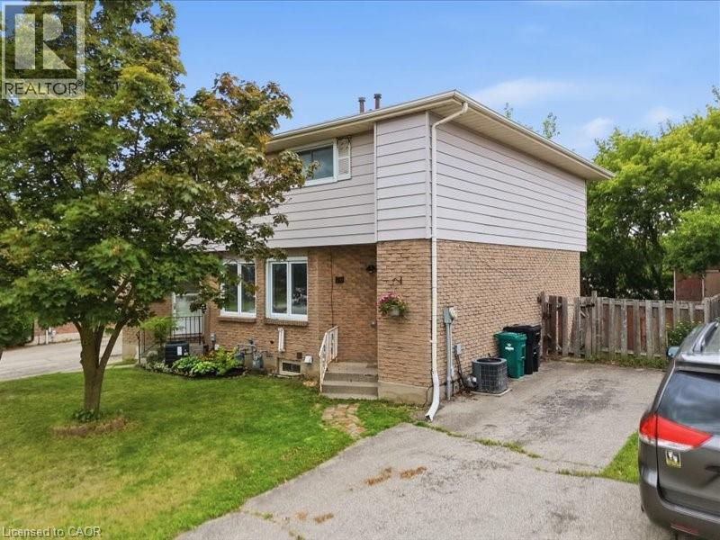 58 THE COUNTRY Way, Kitchener, Ontario