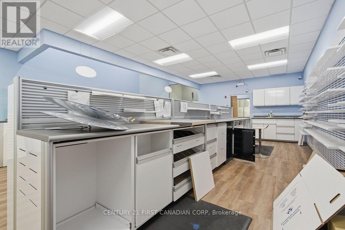 1807 Wonderland Road N, London North, Ontario N6G 5C2 - Photo 18 - X13600032