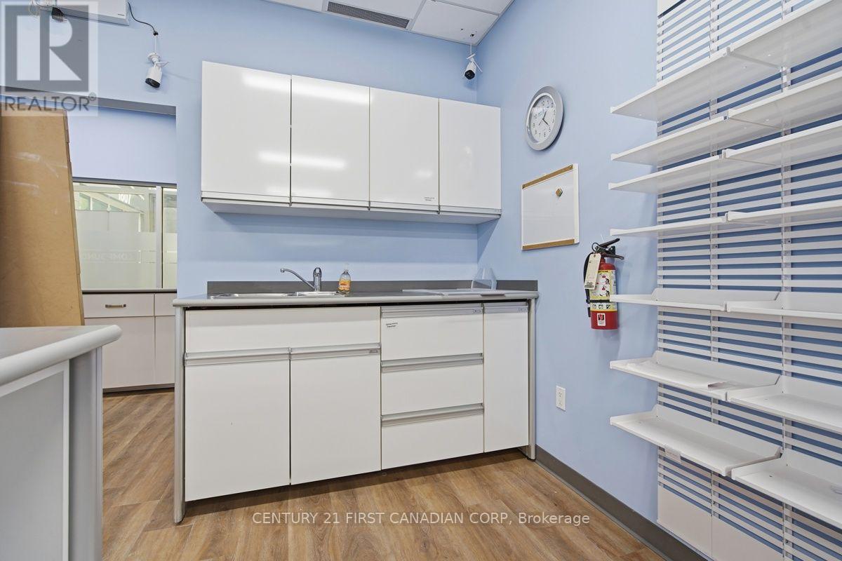 1807 Wonderland Road N, London North, Ontario N6G 5C2 - Photo 23 - X13600032