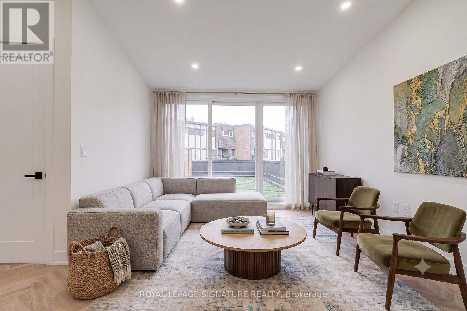 1 - 861 O'CONNOR DRIVE, Toronto, Ontario