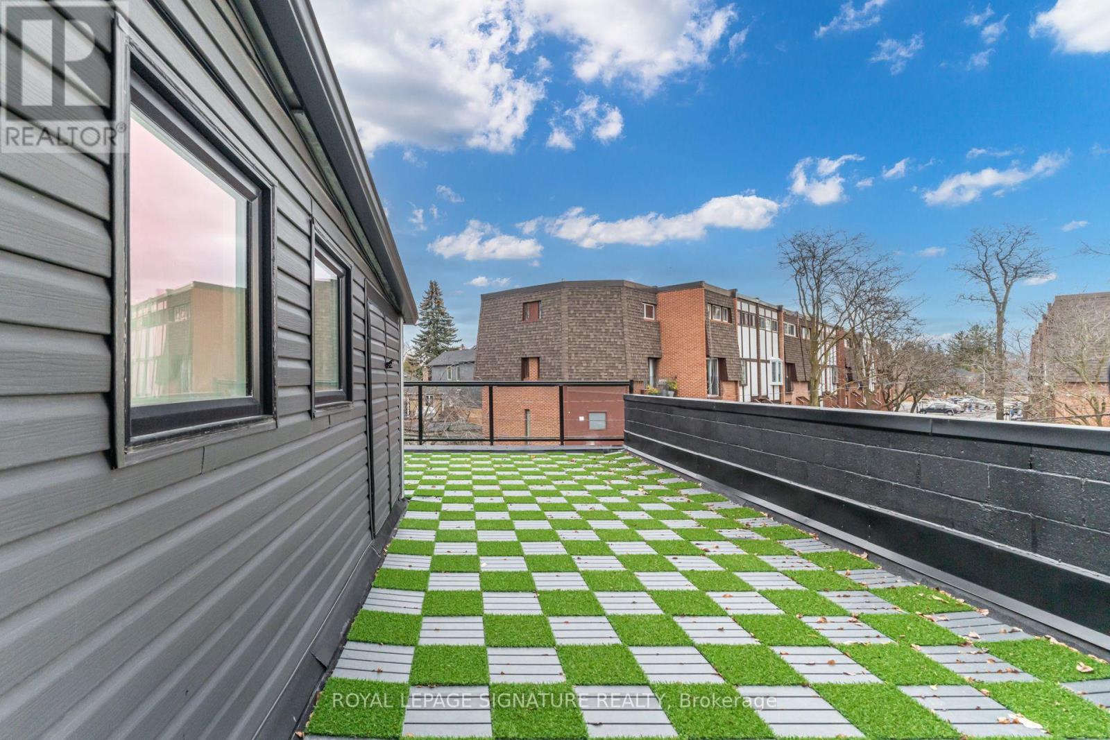 1 - 861 O'connor Drive, Toronto, Ontario  M4B 2S7 - Photo 27 - E13599916