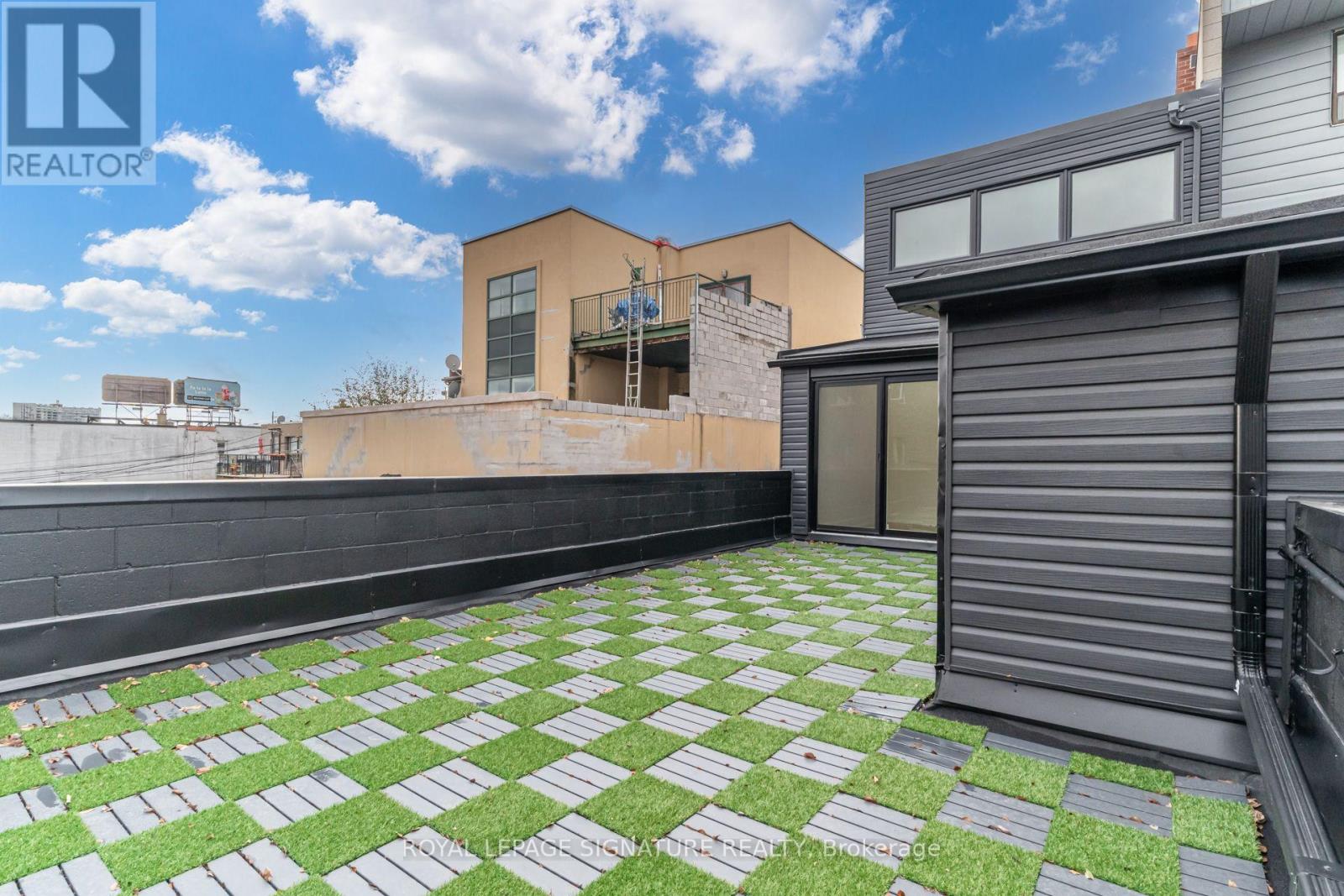 1 - 861 O'connor Drive, Toronto, Ontario  M4B 2S7 - Photo 28 - E13599916
