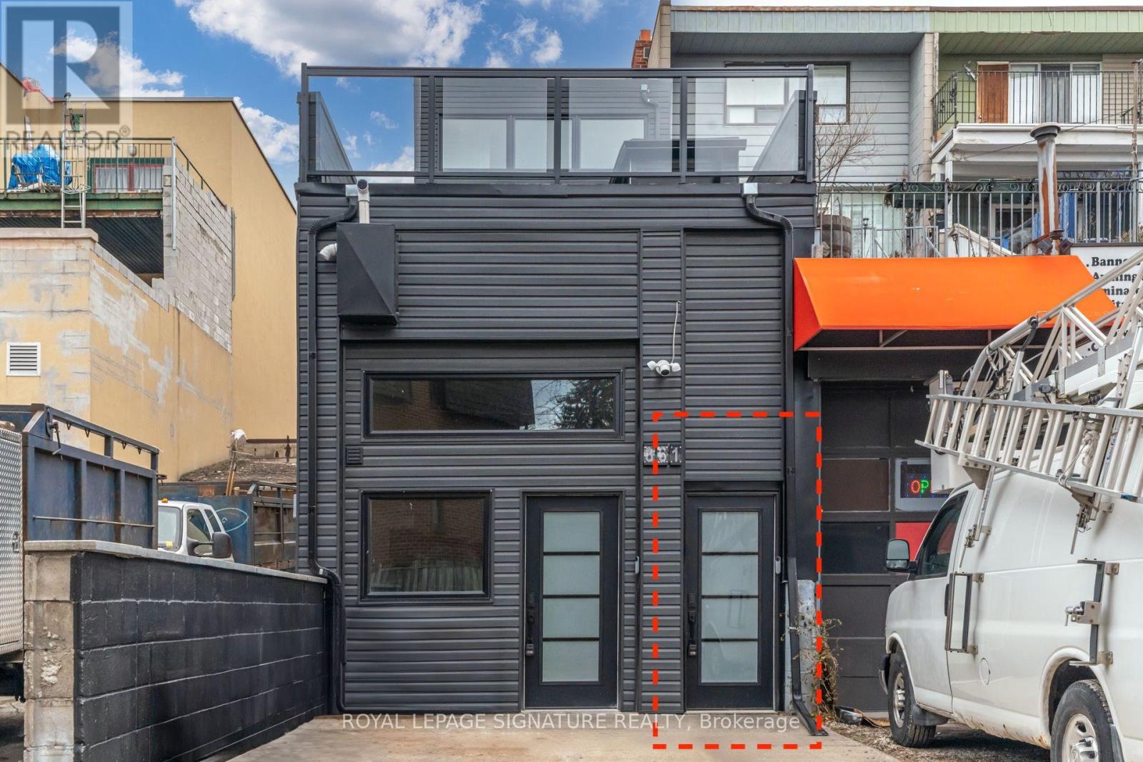 1 - 861 O'connor Drive, Toronto, Ontario  M4B 2S7 - Photo 32 - E13599916