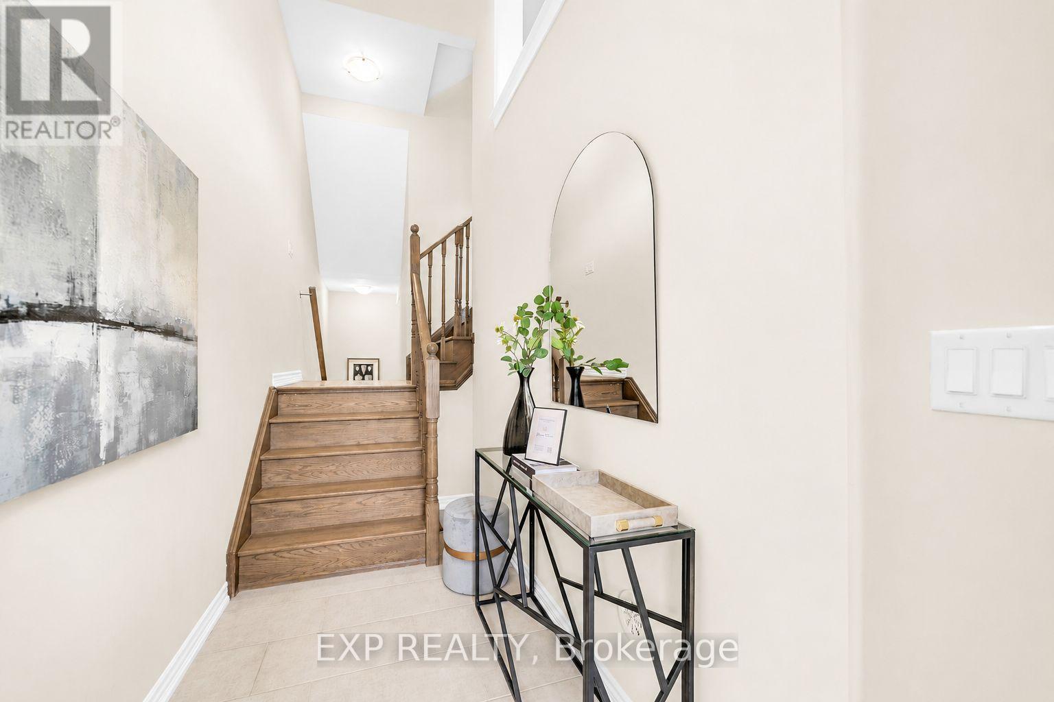 7 Delft Drive, Markham, Ontario L6C 0Z3 - Photo 5 - N13599048