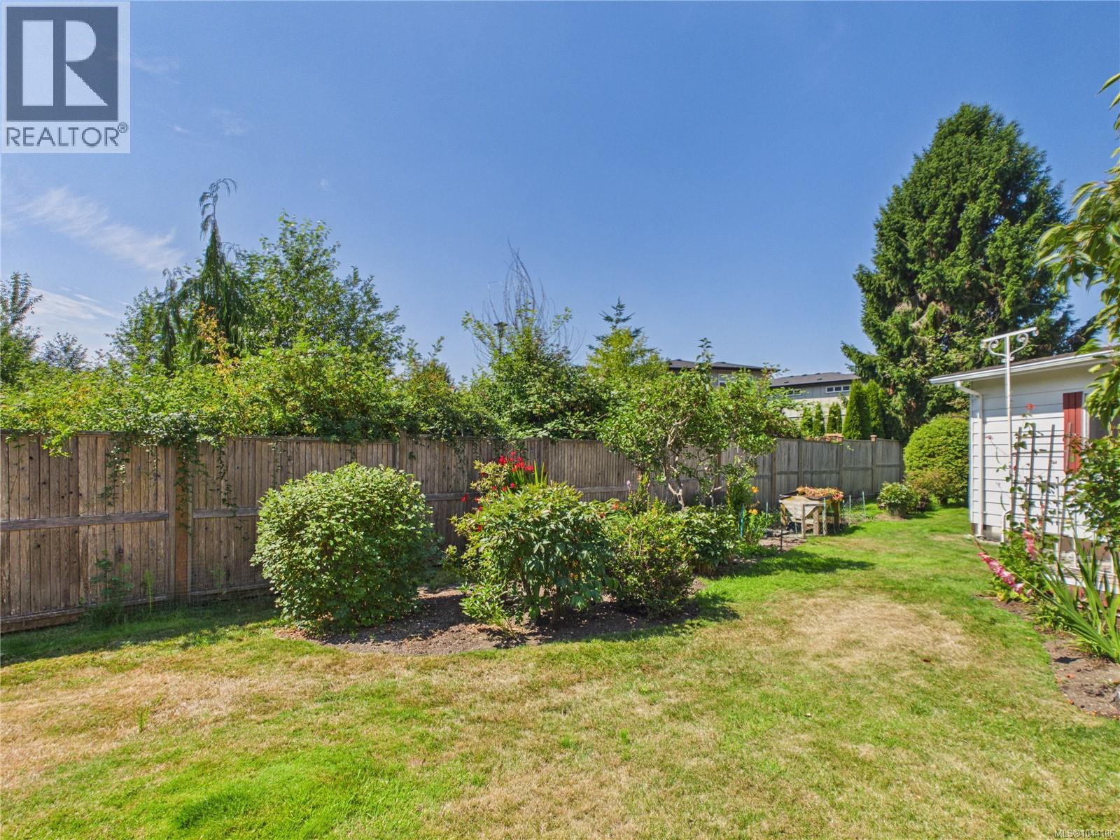 9320 Trailcreek Dr, Sidney, British Columbia V8L 4M6 - Photo 4 - 1044106
