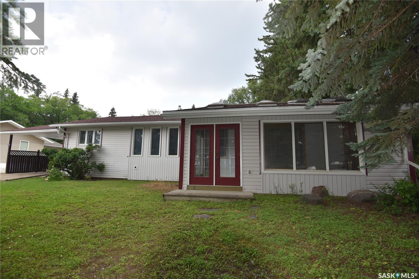 413 Maple Road E, Nipawin, Saskatchewan  S0E 1E0 - Photo 2 - SK043501