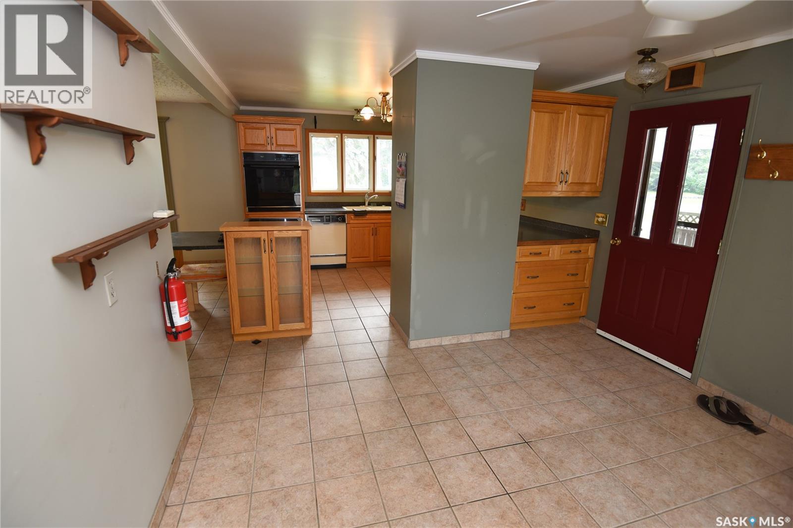 413 Maple Road E, Nipawin, Saskatchewan  S0E 1E0 - Photo 5 - SK043501