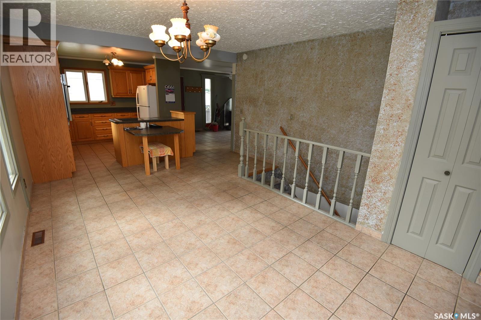 413 Maple Road E, Nipawin, Saskatchewan  S0E 1E0 - Photo 9 - SK043501