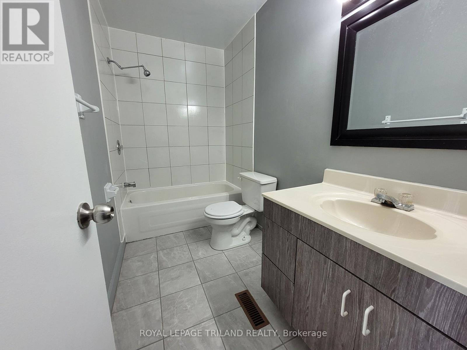 66 - 585 Gainsborough Road, London North, Ontario N6G 2C5 - Photo 4 - X13600136