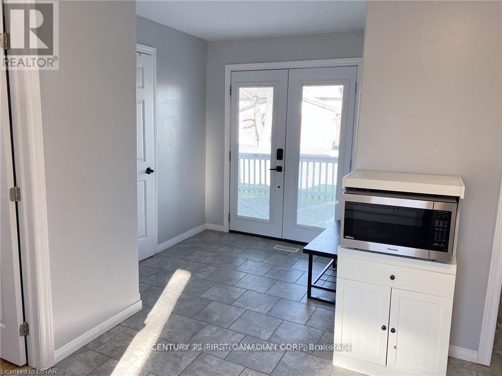 34 Eureka Street, Lambton Shores, Ontario N0N 1J0 - Photo 12 - X13600142
