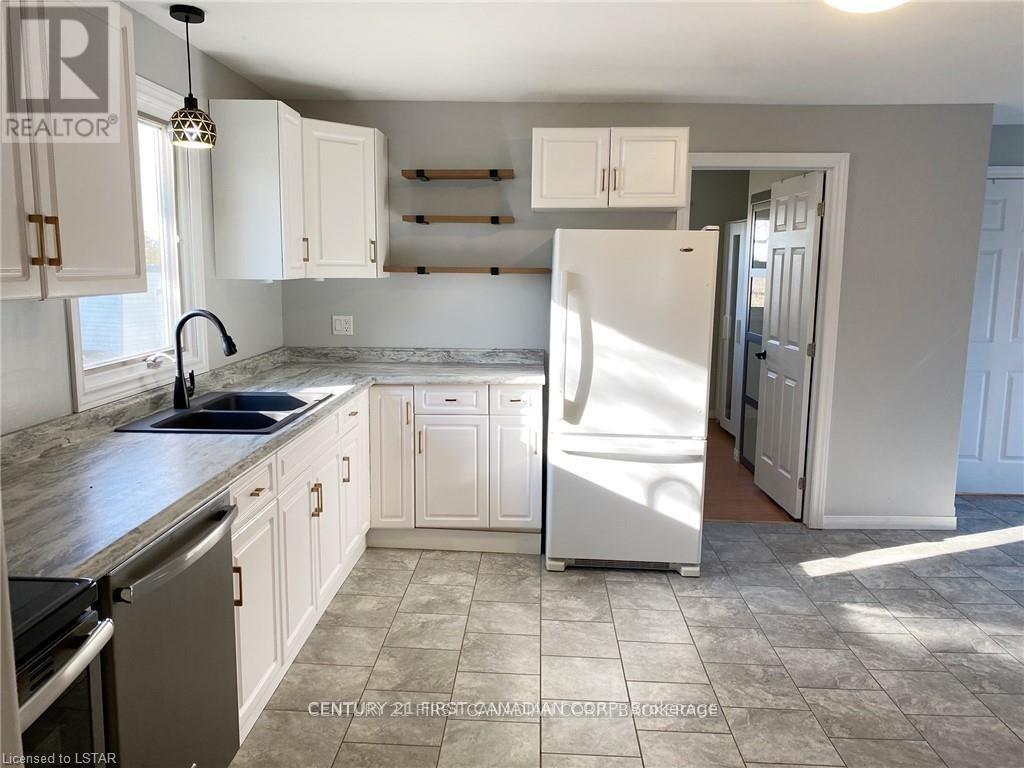 34 Eureka Street, Lambton Shores, Ontario N0N 1J0 - Photo 15 - X13600142