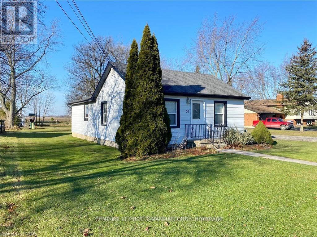 34 Eureka Street, Lambton Shores, Ontario N0N 1J0 - Photo 2 - X13600142