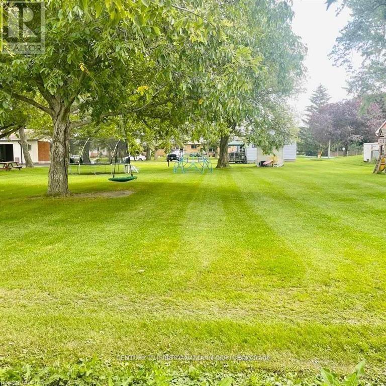 34 Eureka Street, Lambton Shores, Ontario N0N 1J0 - Photo 3 - X13600142