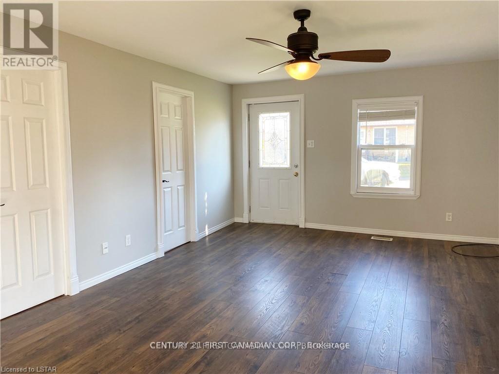 34 Eureka Street, Lambton Shores, Ontario N0N 1J0 - Photo 5 - X13600142