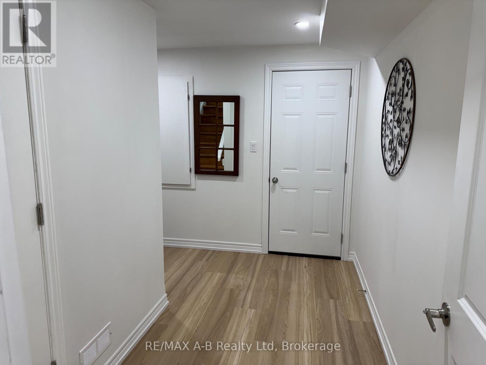 Lowe Unit - 1522 Caen Avenue, Woodstock, Ontario  N4T 0J8 - Photo 4 - X13600114