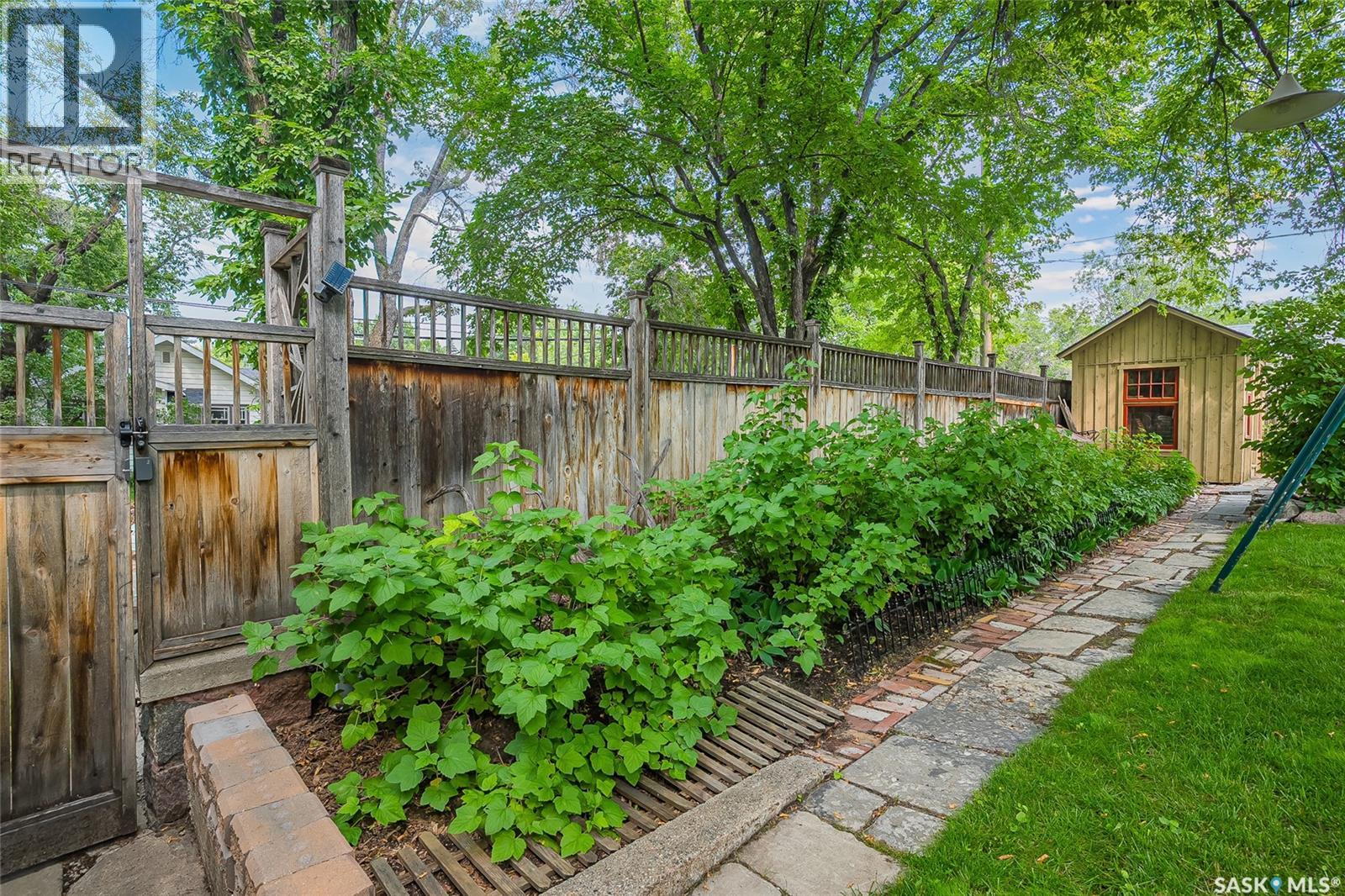630 8th Avenue N, Saskatoon, Saskatchewan  S7K 2W8 - Photo 58 - SK043343
