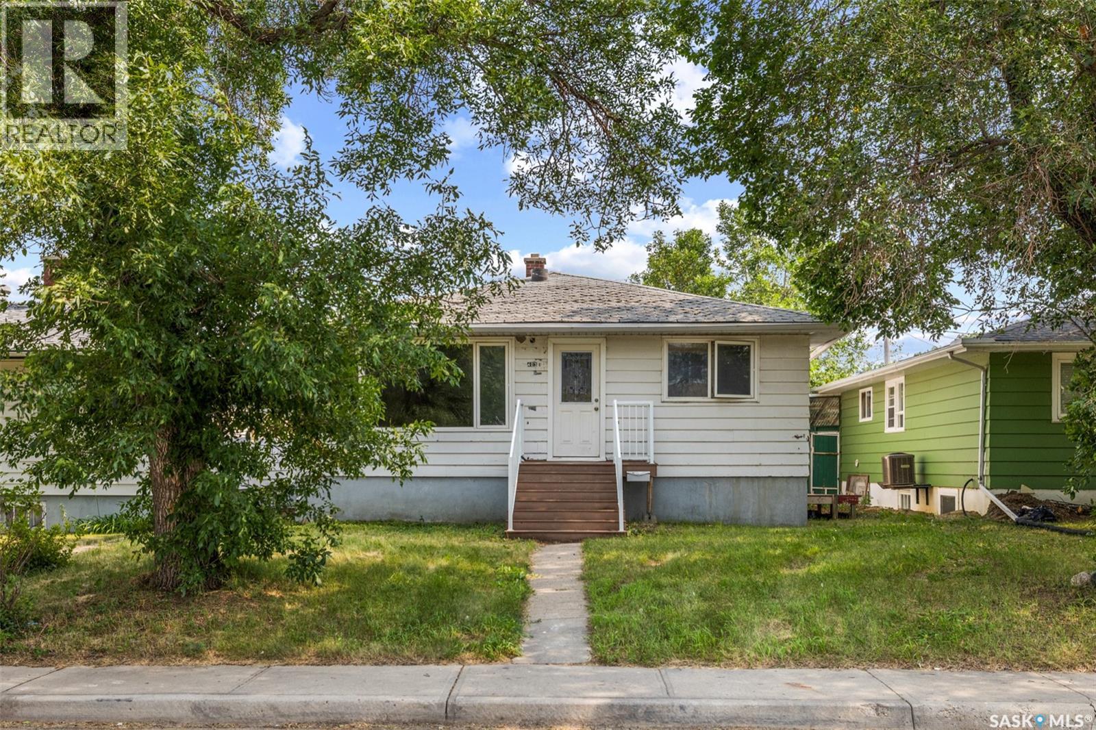 403 17th Avenue E, Regina, Saskatchewan  S4N 0Y4 - Photo 2 - SK043524