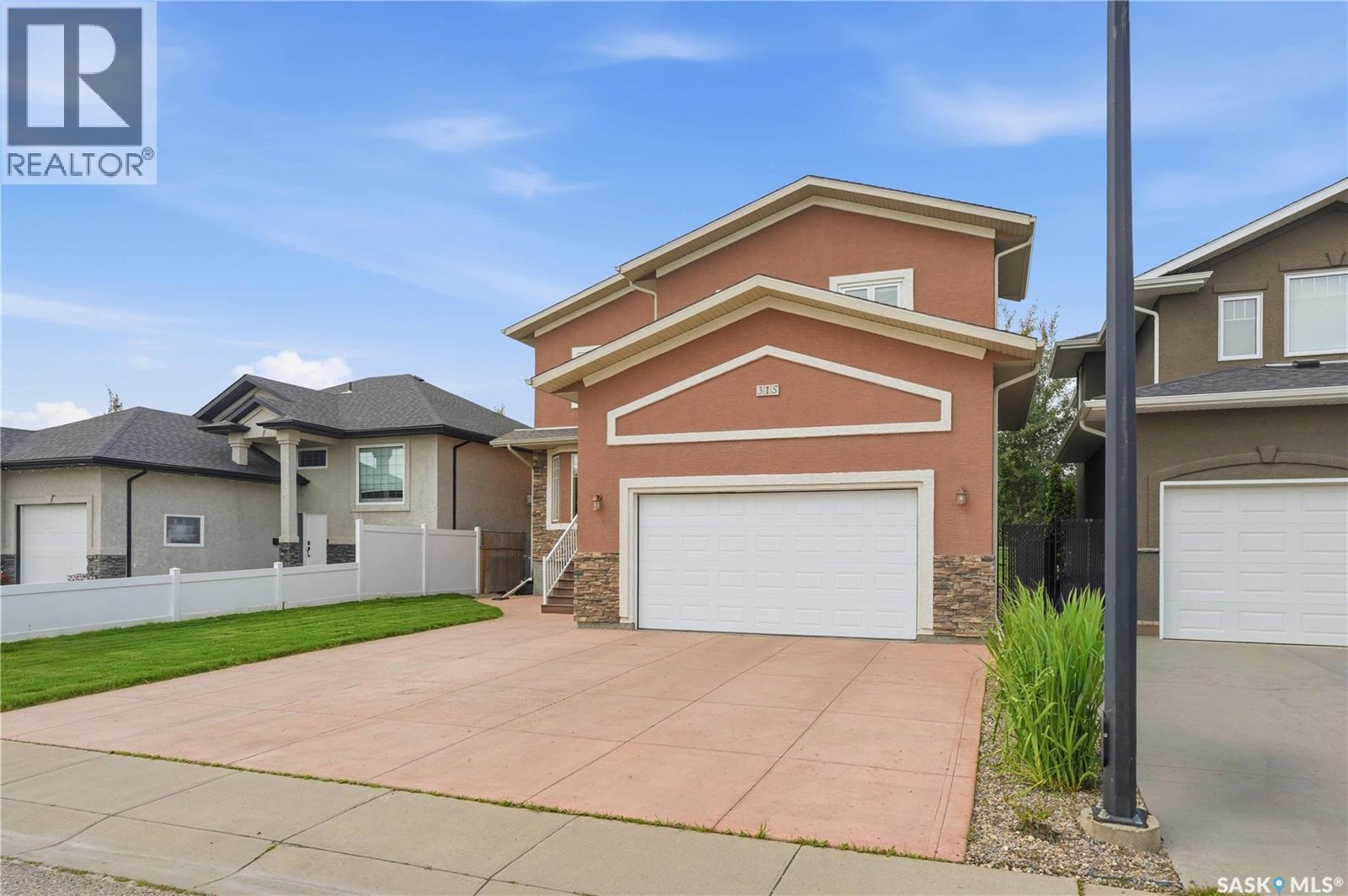315 Waters Crescent, Saskatoon, Saskatchewan  S7W 0A5 - Photo 2 - SK043463