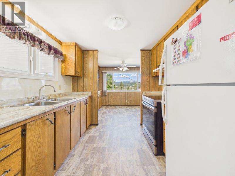2110 33rd Avenue N, Cranbrook, British Columbia  V1C 3Y9 - Photo 8 - 10392302