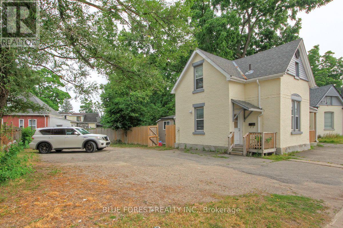 28 Oxford Street W, London North, Ontario  N6H 1R3 - Photo 2 - X13600232