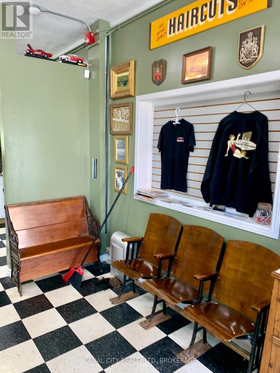 13 Albert Street W, Thorold, Ontario  L2V 2E9 - Photo 3 - X13599246
