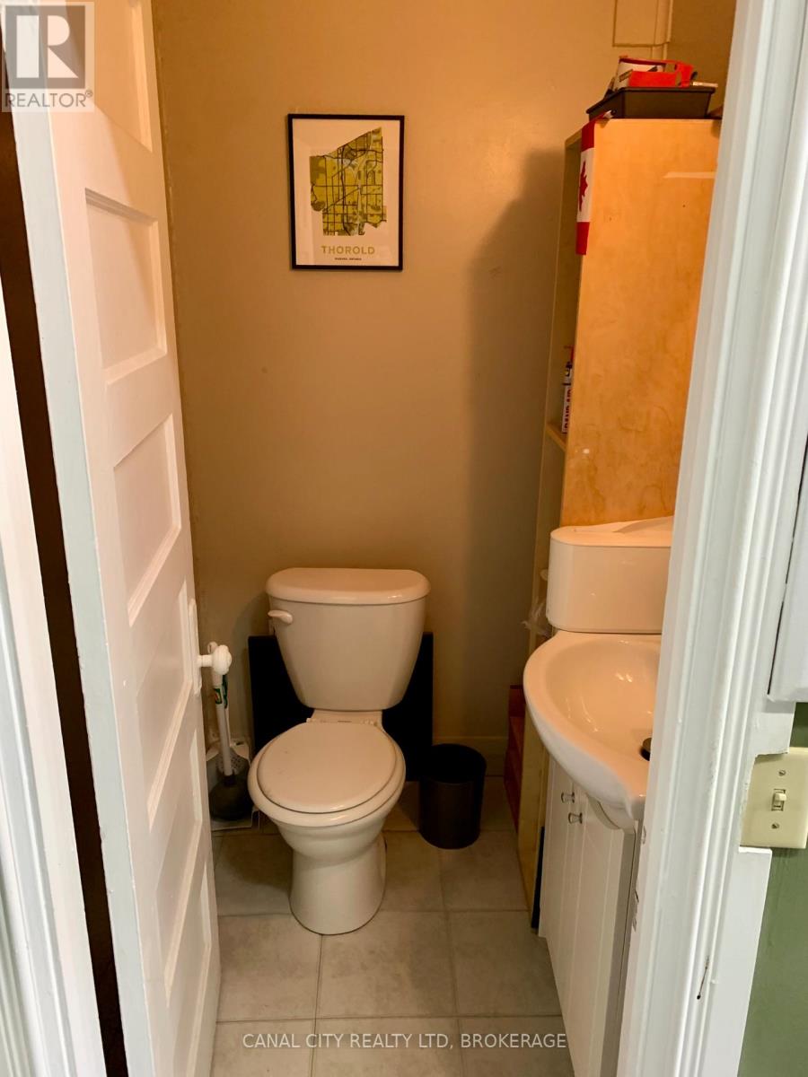 13 Albert Street W, Thorold, Ontario  L2V 2E9 - Photo 6 - X13599246