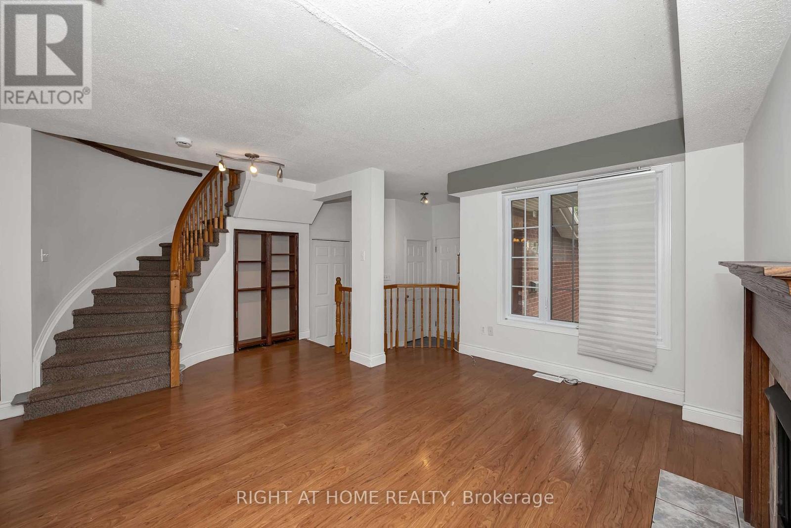 1 Kincardine Drive, Ottawa, Ontario  K2V 1B4 - Photo 8 - X13600166