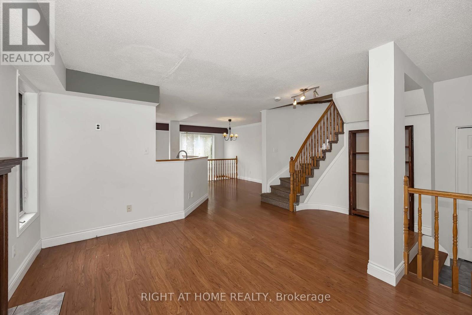1 Kincardine Drive, Ottawa, Ontario  K2V 1B4 - Photo 9 - X13600166