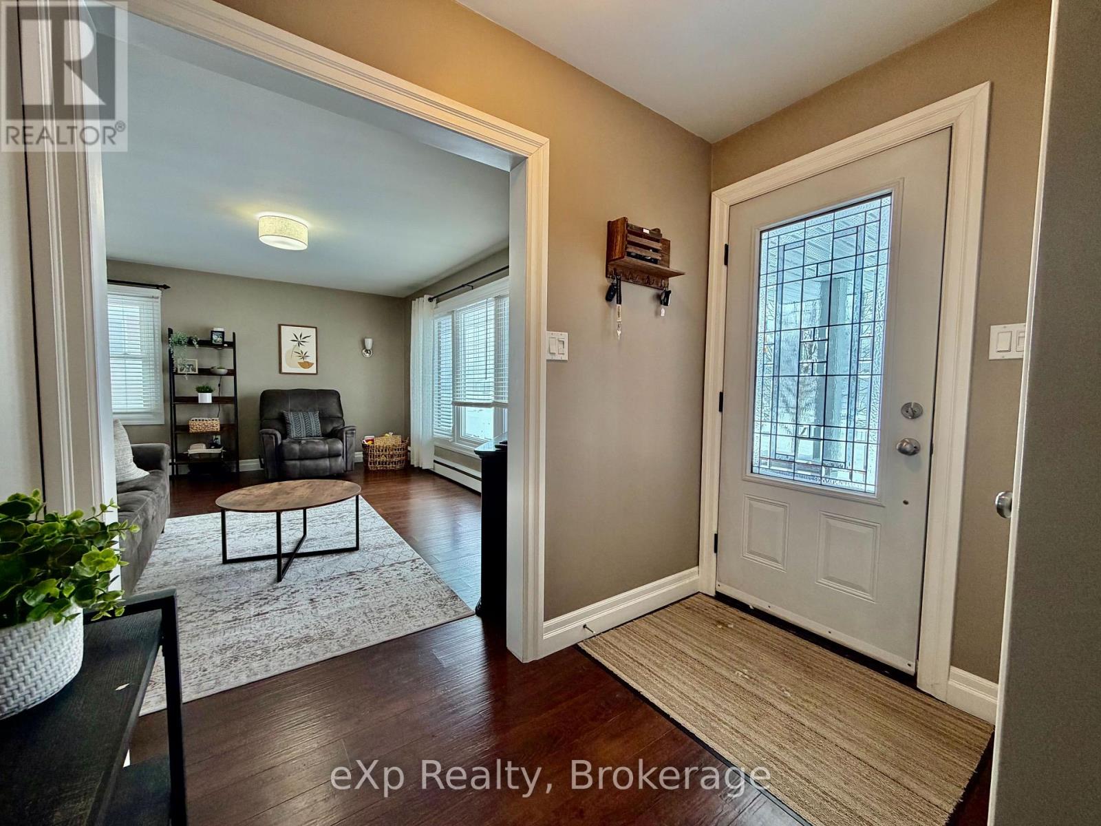 13 Browns Avenue, Brockton, Ontario  N0G 2V0 - Photo 2 - X13600244