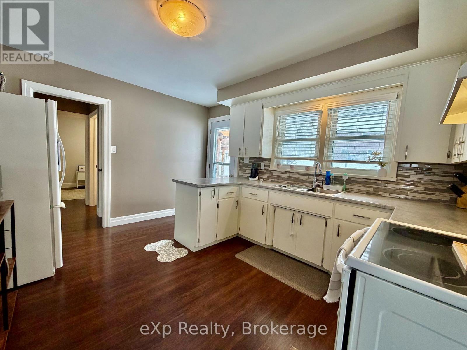 13 Browns Avenue, Brockton, Ontario  N0G 2V0 - Photo 6 - X13600244