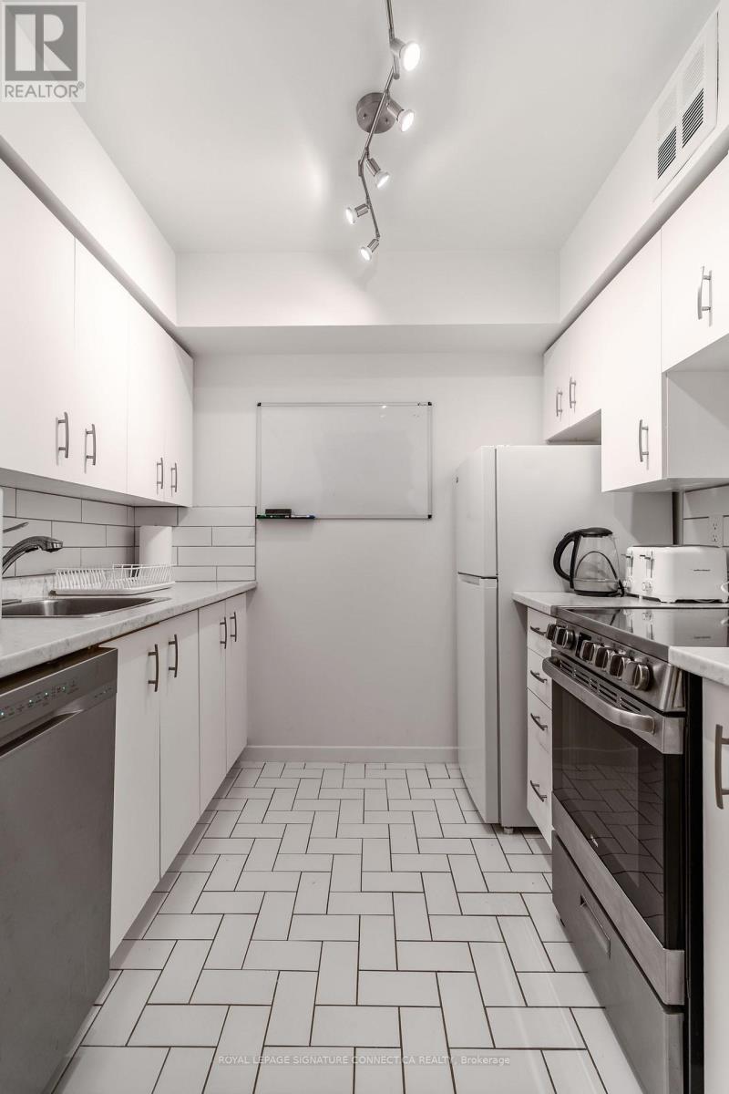 2305 - 44 St Joseph Street, Toronto, Ontario  M4Y 2W4 - Photo 4 - C13600206
