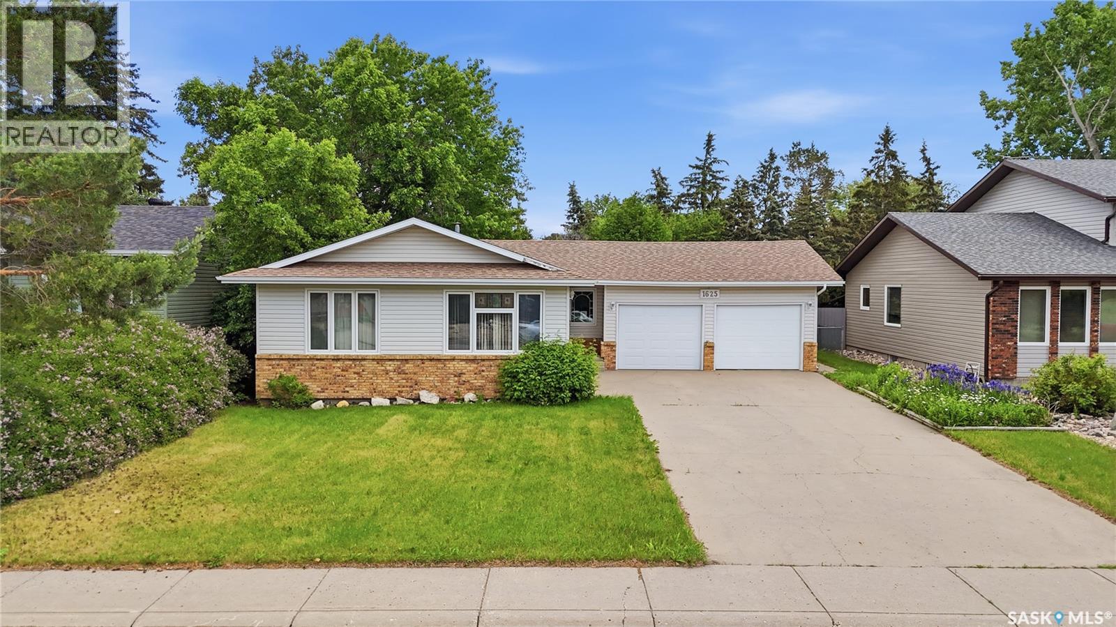 1625 Admiral Crescent, Moose Jaw, Saskatchewan  S6H 7N8 - Photo 43 - SK043514
