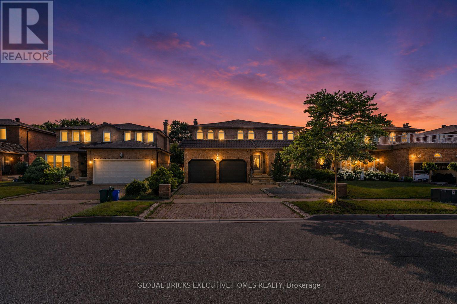 99 Benjamin Drive, Vaughan, Ontario  L4L 1H7 - Photo 2 - N13590840