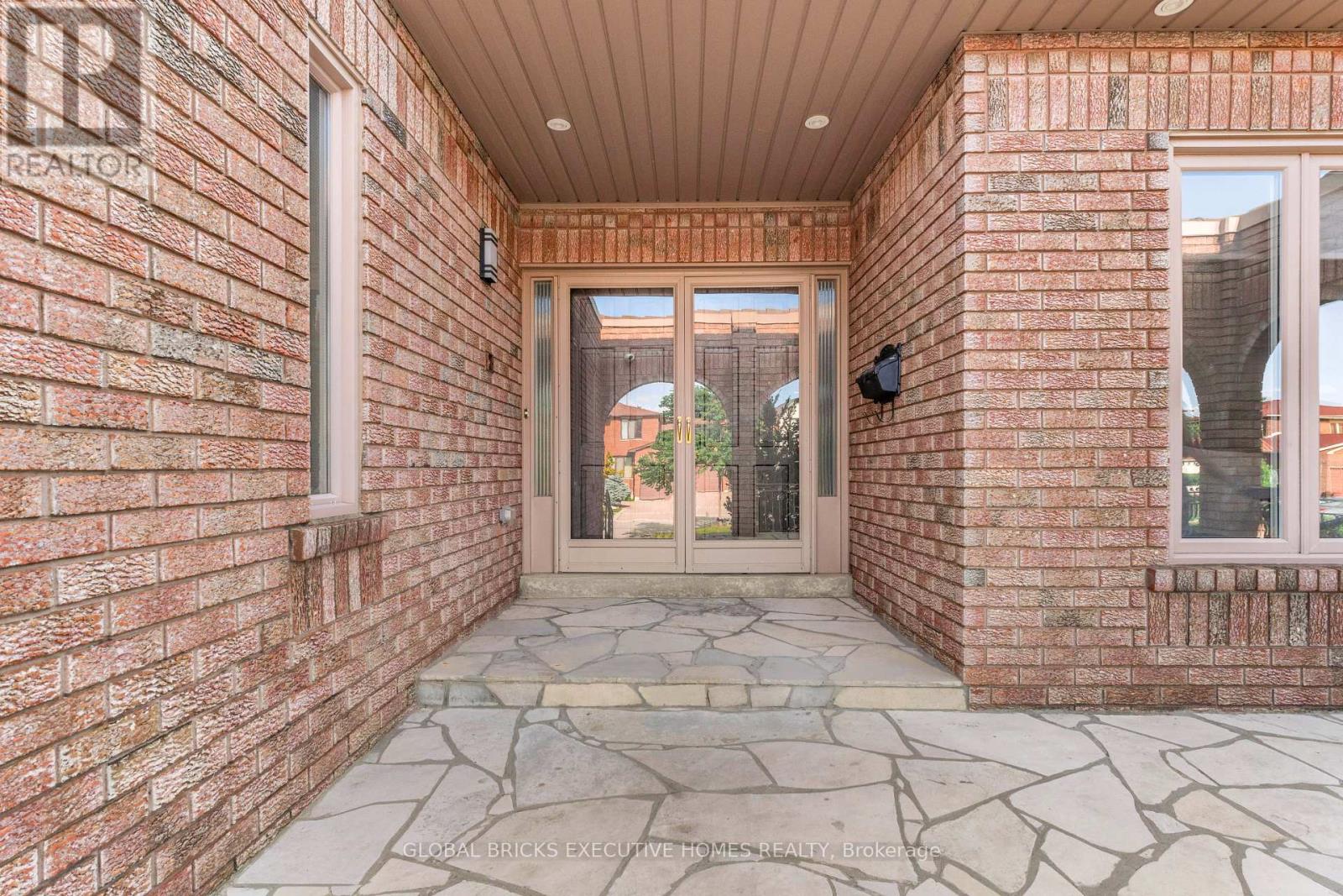 99 Benjamin Drive, Vaughan, Ontario  L4L 1H7 - Photo 4 - N13590840