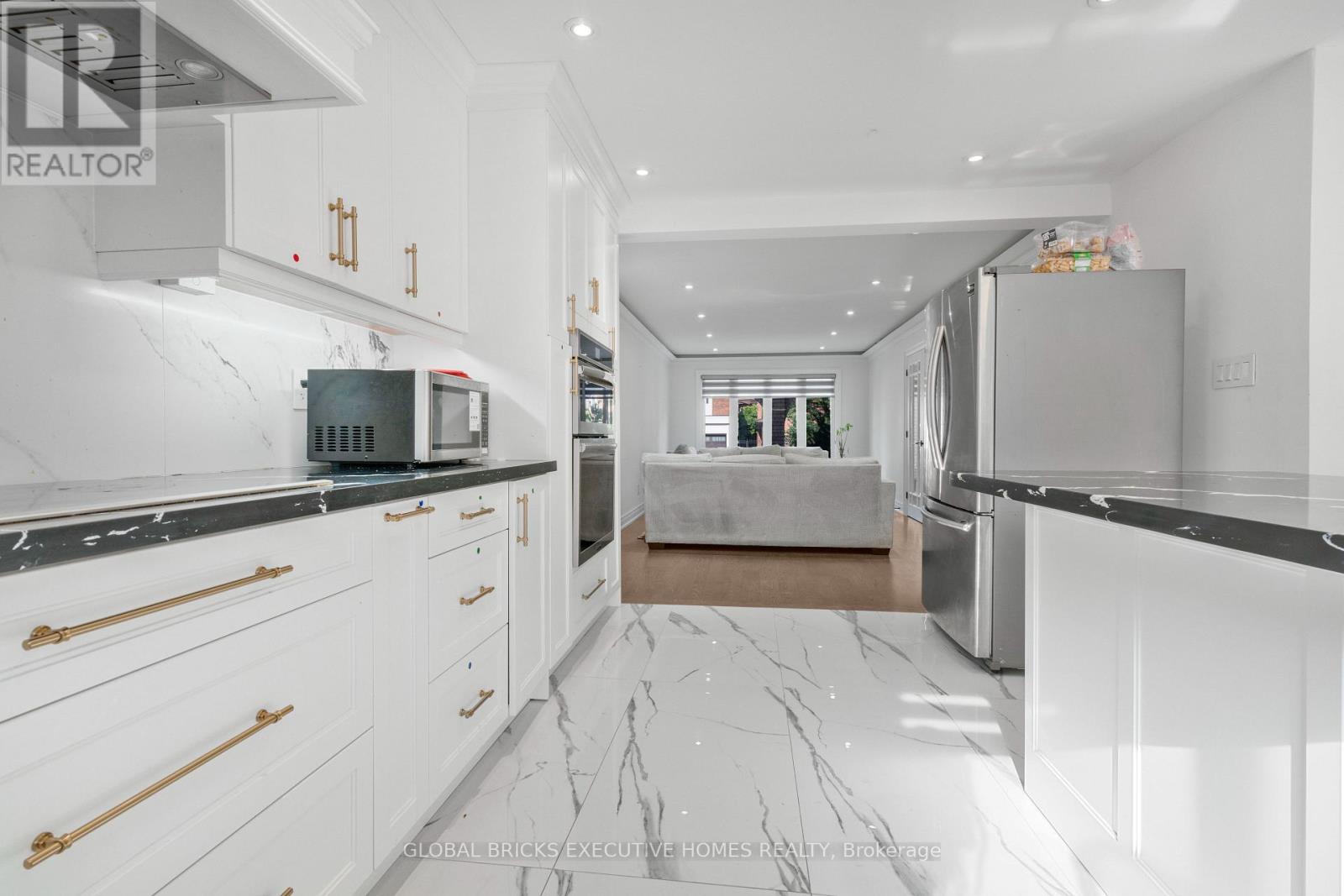 99 Benjamin Drive, Vaughan, Ontario  L4L 1H7 - Photo 9 - N13590840