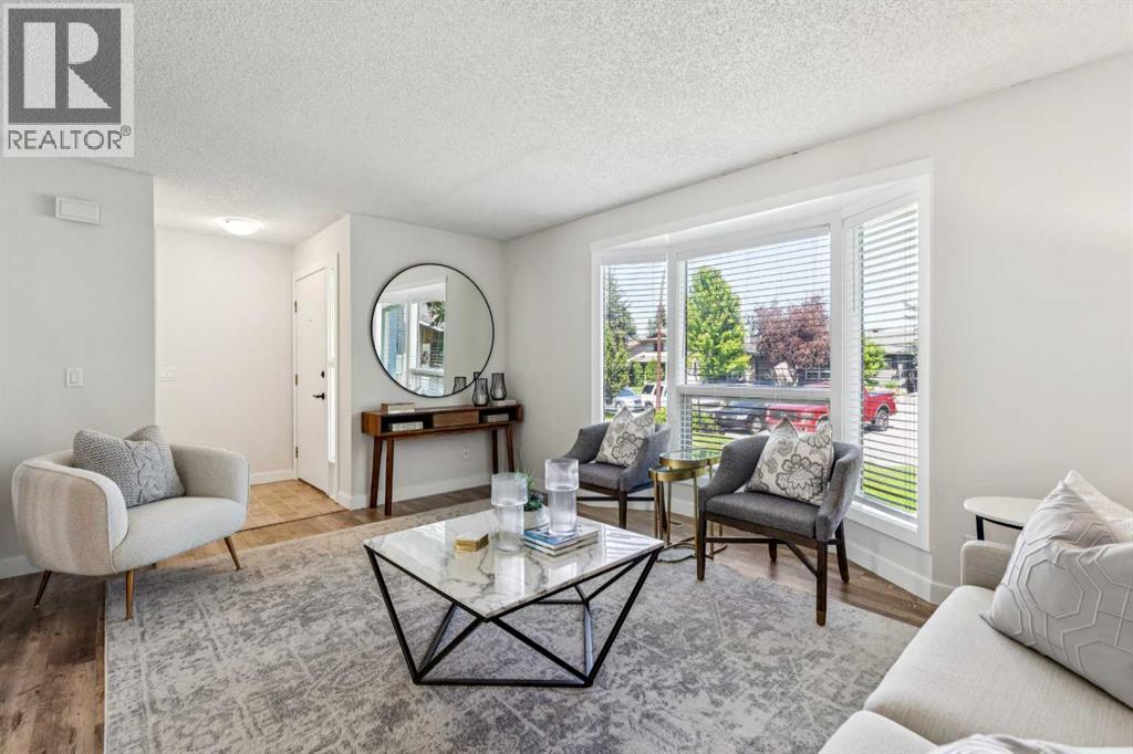 31 Sunvale Court Se, Calgary, Alberta  T2X 5S7 - Photo 5 - A2327353