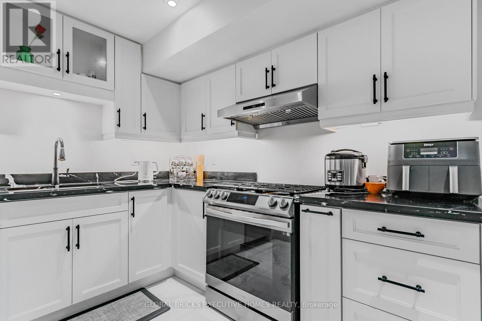 99 Benjamin Drive, Vaughan, Ontario  L4L 1H7 - Photo 35 - N13590840
