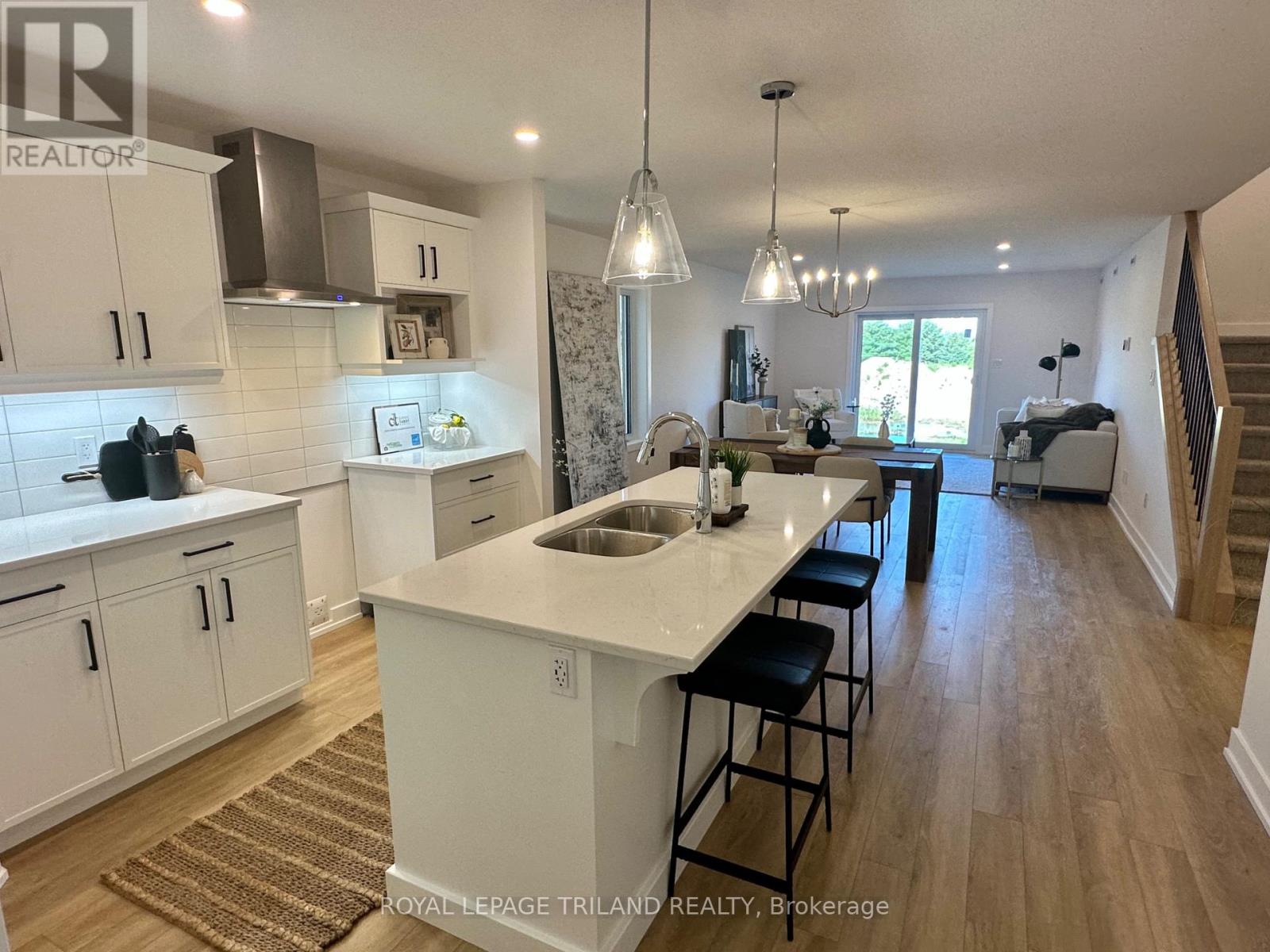 95 Styles Drive, St. Thomas, Ontario  N5R 0N8 - Photo 3 - X12991402