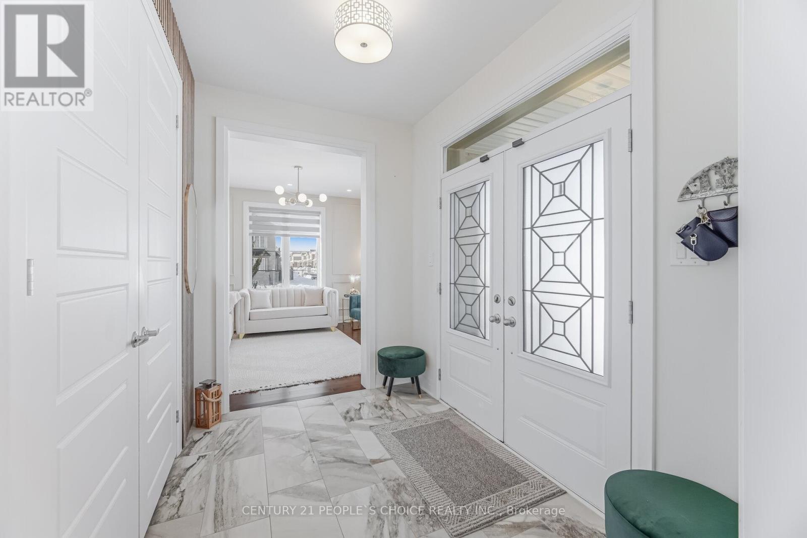 Upper - 744 Kennedy Circle W, Milton, Ontario  L9E 1R9 - Photo 6 - W13572104