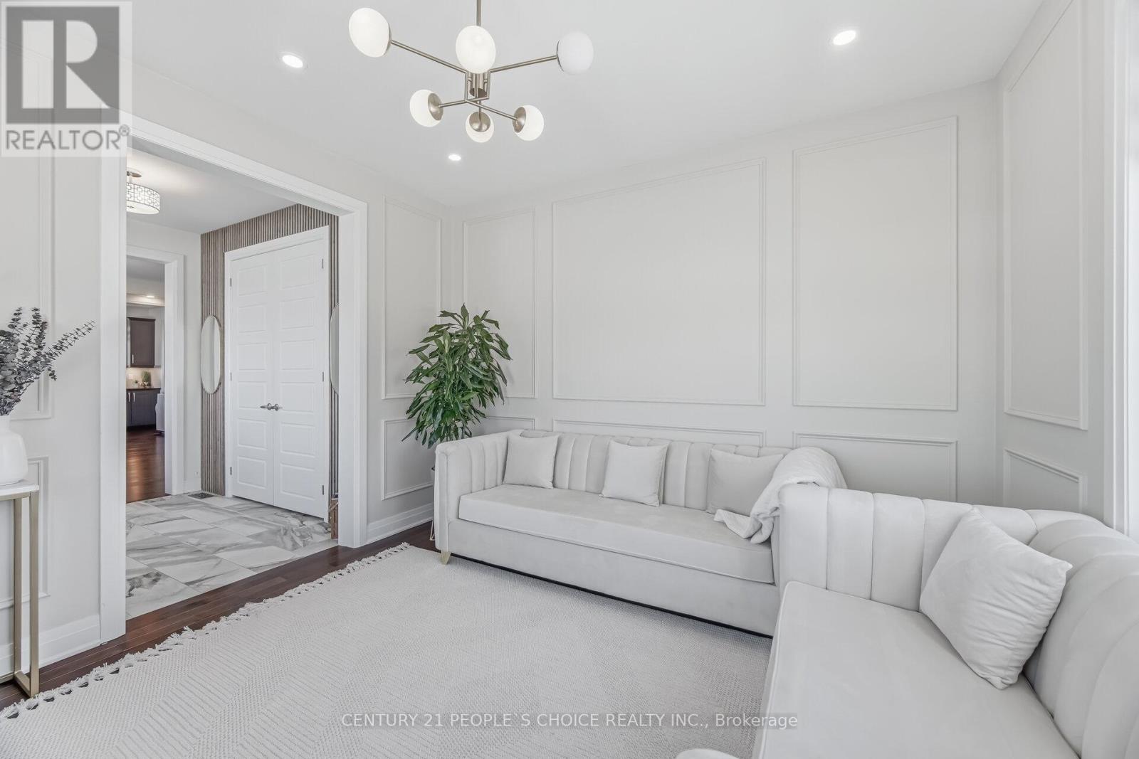 Upper - 744 Kennedy Circle W, Milton, Ontario  L9E 1R9 - Photo 9 - W13572104