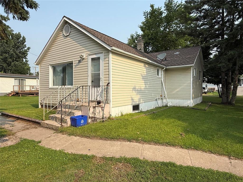 79 Thompson Street, Macgregor, Manitoba  R0H 0R0 - Photo 2 - 202618514
