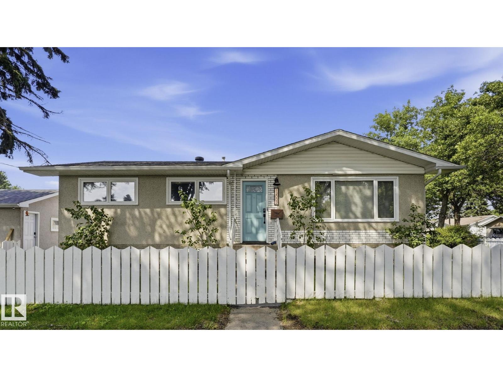 12002 39 ST NW, Edmonton, Alberta