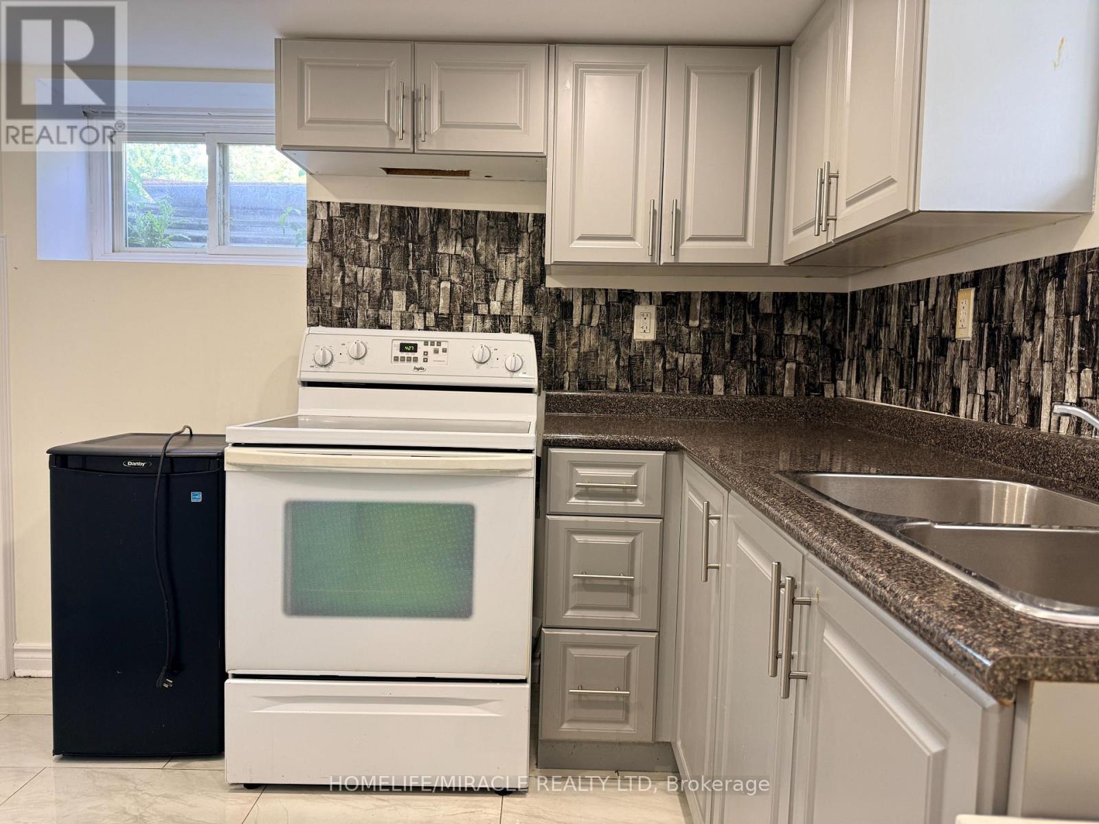 755 SOMERVILLE STREET, Oshawa, Ontario