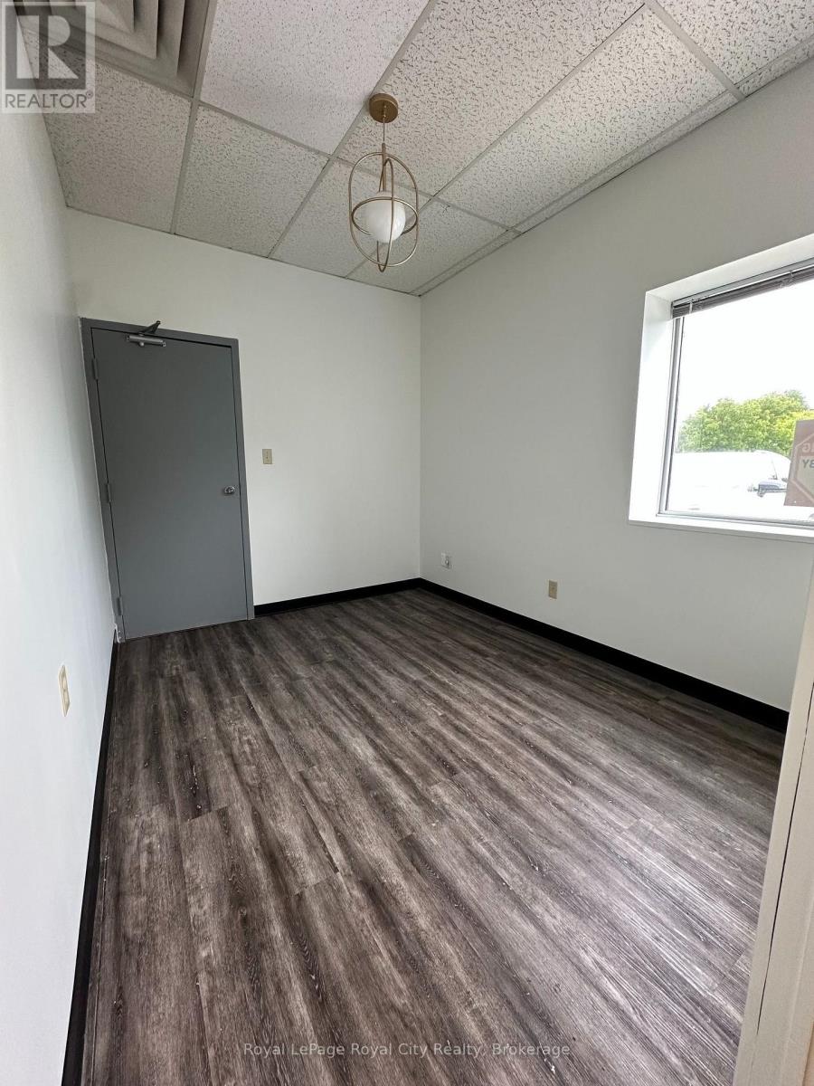 226 Speedvale Ave W Avenue, Guelph (Junction/onward Willow), Ontario  N1H 1C4 - Photo 8 - X13600380